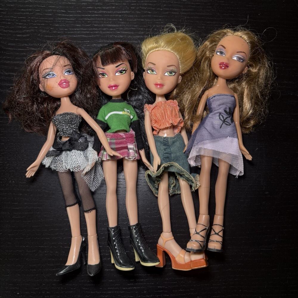 Bratz Doll Vintage 2001 Lot of 4 Good Condition (Cloe, Yasmin, Jade, Fianna)